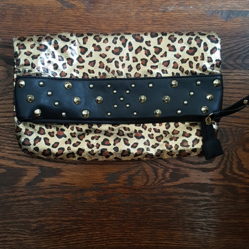 Women's gold clutch